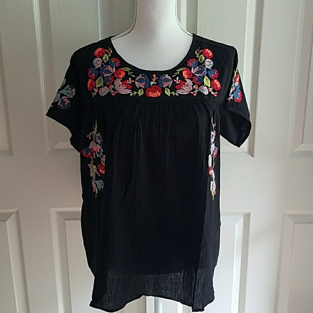 ♨New! Embroidered top